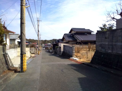 【前面道路含む現地写真】 | 南小羽山町２丁目売土地