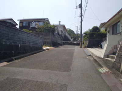【前面道路含む現地写真】 | 南小羽山町２丁目売土地
