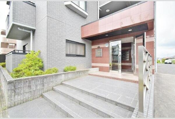 アードバンスＳＴのエントランス