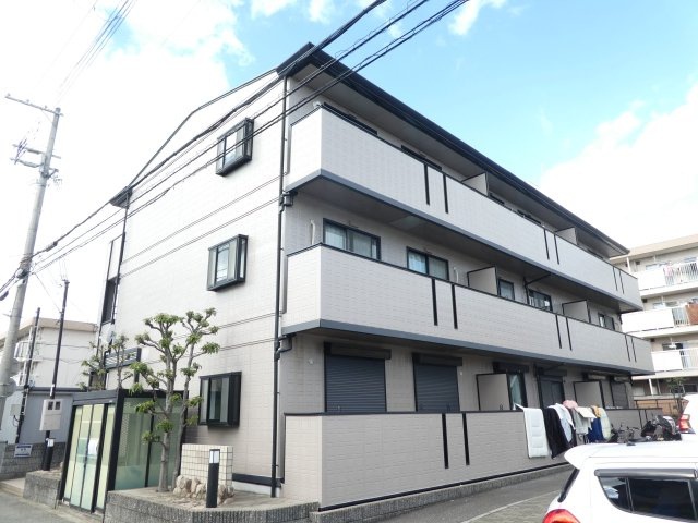 ツインコート六番館の外観