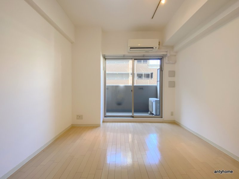 アーデン谷町　仲介手数料無料の居間・リビング