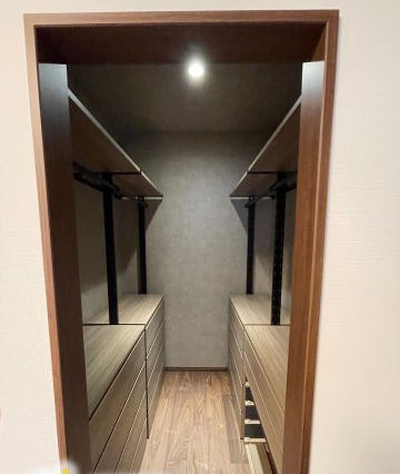 大阪市北区菅栄町の収納|備え付け収納付きのウォークインクローゼット