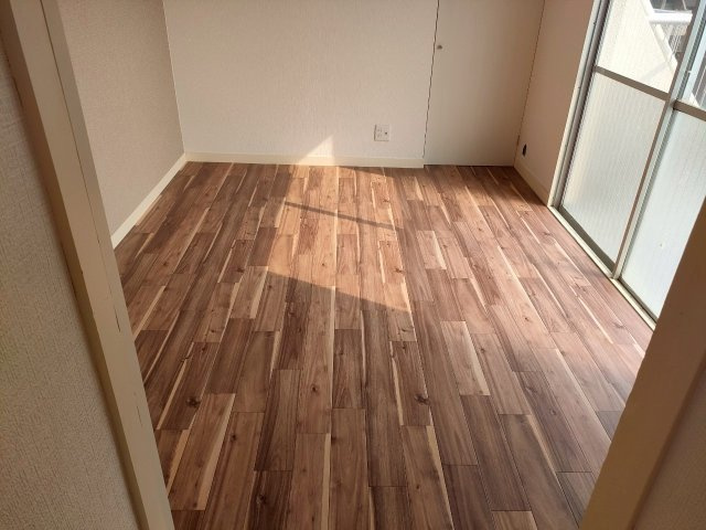 岐阜市雄総桜町 1棟アパートの洋室