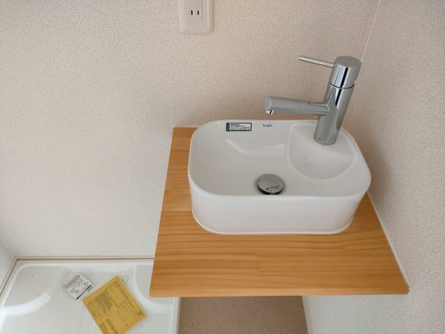 岐阜市雄総桜町 1棟アパートのトイレ