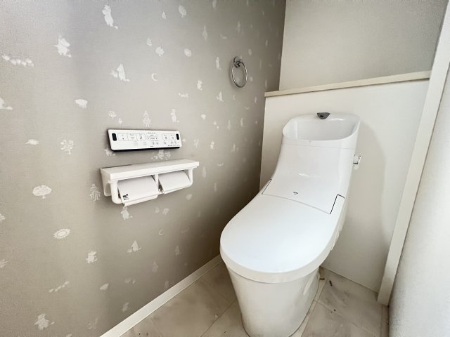 橿原市東坊城町のトイレ|温水洗浄便座付きトイレ