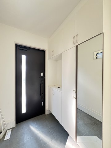 橿原市東坊城町の玄関|明るくゆとりある内玄関