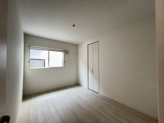 橿原市東坊城町の洋室