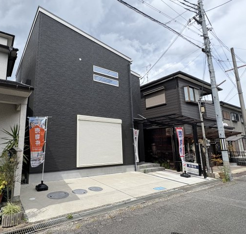 橿原市東坊城町の外観|駐車スペース1台分あります