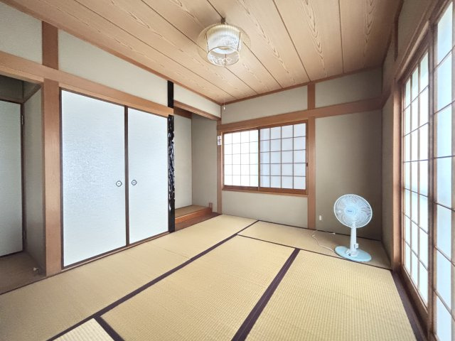 桜井市朝倉台西6丁目の和室|落ち着いた和室6帖