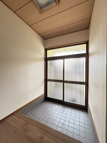 桜井市朝倉台西6丁目の玄関|明るい内玄関