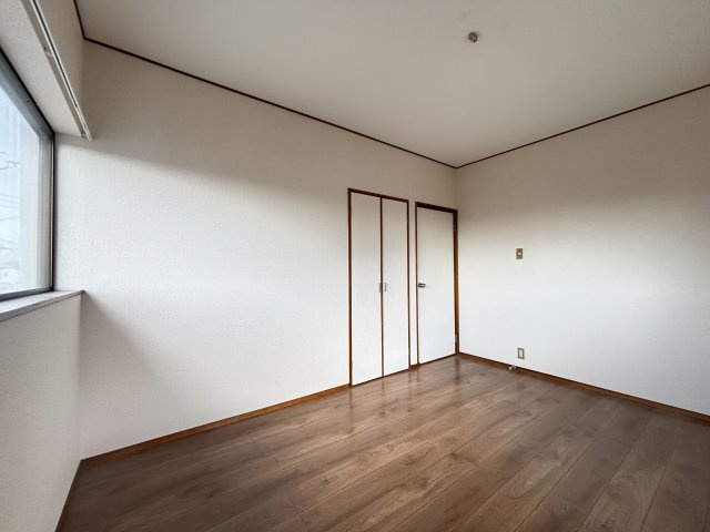 桜井市朝倉台西6丁目の洋室|洋室6帖　子供部屋や家族の個室に最適