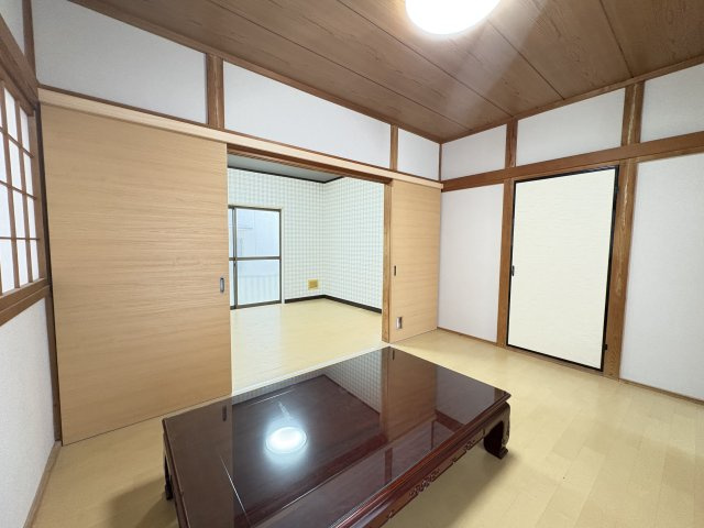 桜井市東新堂の洋室|洋室6帖DKと続いてます