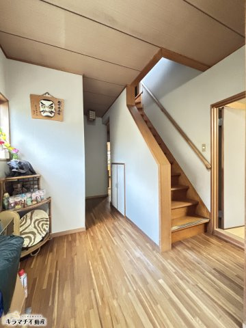 桜井市朝倉台東4丁目のその他|1階玄関ホールの様子です。