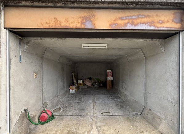 桜井市朝倉台東4丁目の駐車場|ガレージ駐車1台可能です。