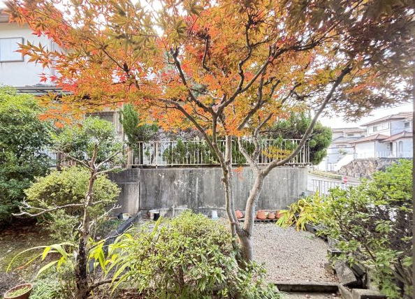 桜井市朝倉台東4丁目の庭|庭付きです♪