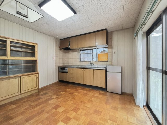 桜井市朝倉台東4丁目のキッチン|明るいダイニングキッチンです