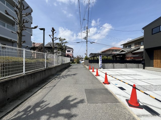 桜井市慈恩寺全2区画2号地の前面道路含む現地写真|前面道路4ｍです！