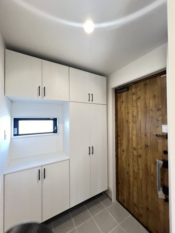 桜井市安倍木材団地1丁目全3区画の玄関|大容量の玄関収納！！