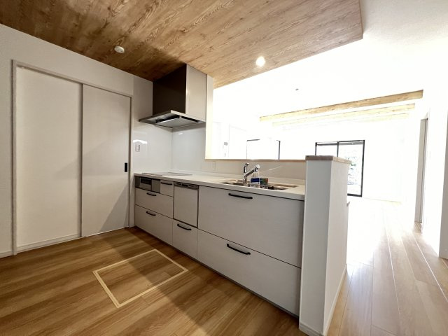 桜井市安倍木材団地1丁目全3区画のキッチン|対面式キッチン　家族との会話も弾みそう