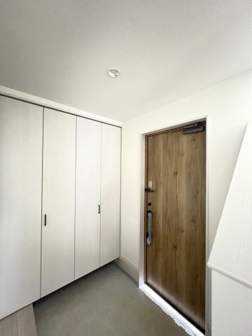 桜井市安倍木材団地1丁目全3区画の玄関|広々とした内玄関でお出迎え