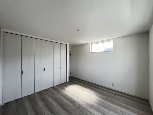 桜井市安倍木材団地1丁目全3区画の寝室|8帖以上の寝室　大きなベッドも余裕でおけますね