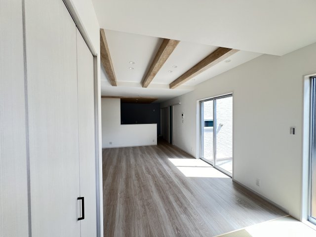 桜井市安倍木材団地1丁目全3区画の居間・リビング|LDK19帖　明るく開放的で広々しています