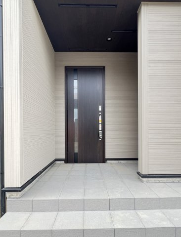 磯城郡田原本町八尾１棟の玄関|重厚感のある玄関です。