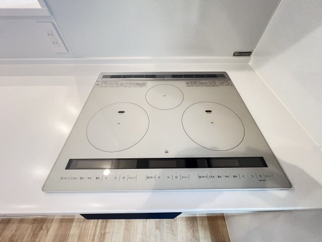 グリーンステージ　浮孔Ⅲのキッチン|IHクッキングヒーター　3口