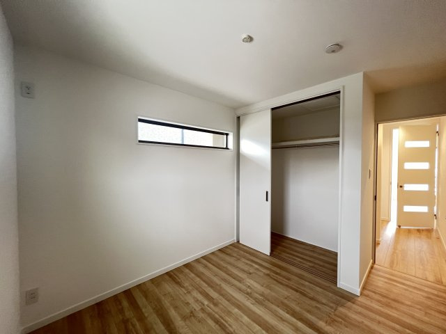 グリーンステージ　浮孔Ⅲの洋室|子供部屋にぴったり洋室5帖　クローゼット付き