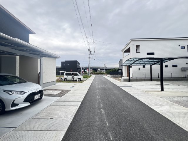 グリーンステージ　浮孔Ⅲの前面道路含む現地写真
