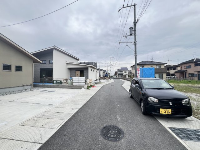 グリーンステージ　浮孔Ⅲの前面道路含む現地写真