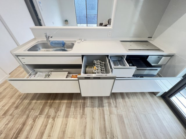 グリーンステージ　浮孔Ⅲのキッチン|料理が楽しみになりそうな対面式システムキッチン