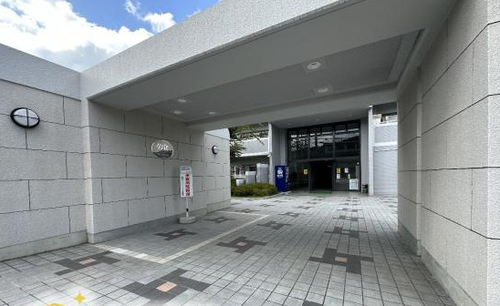 朝倉グリーンマンション　1991年3月築のエントランス