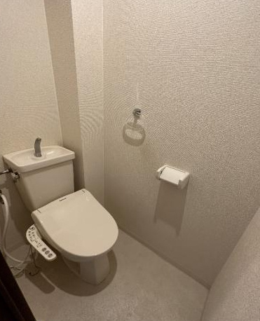 朝倉グリーンマンション　1991年3月築のトイレ|シンプルで使いやすいトイレです♪