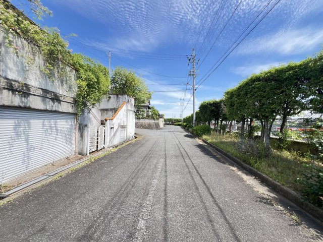 橿原市白橿町7丁目の前面道路含む現地写真