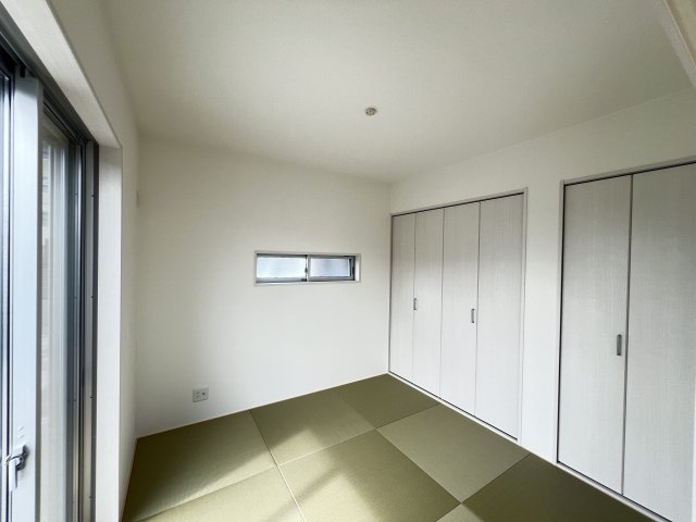 橿原市醍醐町431-3　の和室|洋風和室4.5帖　リビングと続けて広々22帖以上！