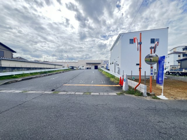 橿原市醍醐町の前面道路含む現地写真