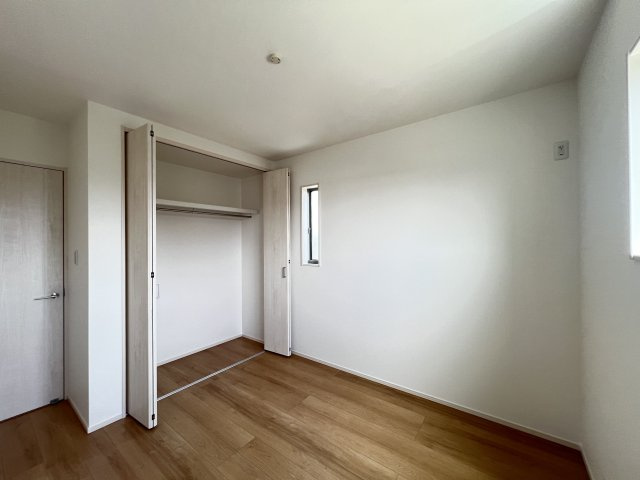 北葛城郡広陵町大字笠4区画の寝室|主寝室に最適な洋室8.02帖　クローゼット付き