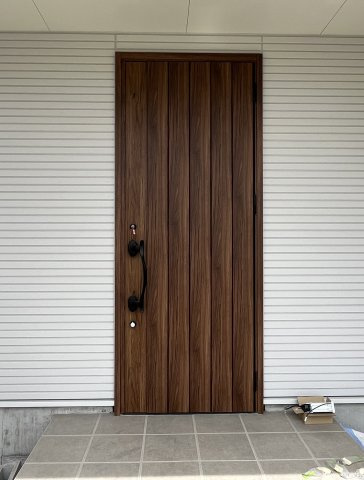 橿原市曲川町5丁目1期全2区画の玄関|洋風のお洒落な玄関ドアです！
