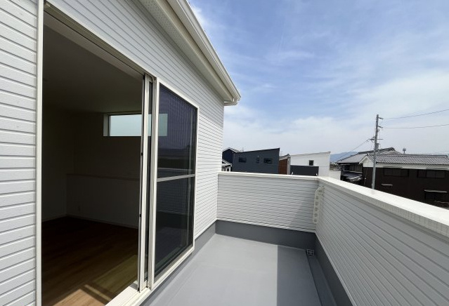 橿原市曲川町5丁目1期全2区画のバルコニー|お洗濯もしっかり乾きます♪
