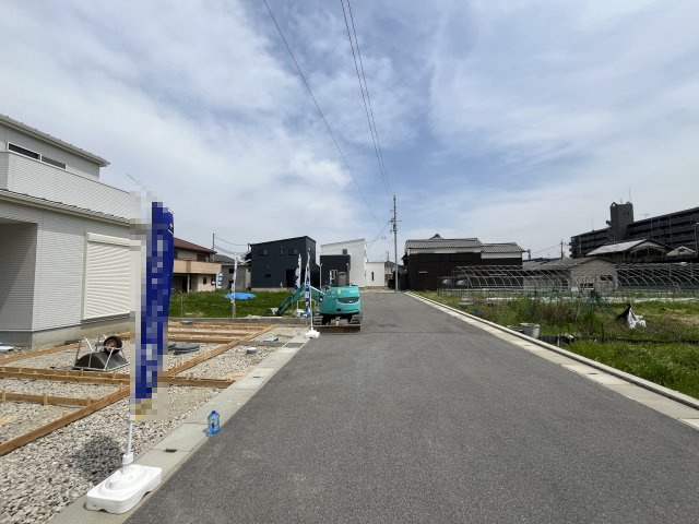 橿原市曲川町5丁目1期全2区画の前面道路含む現地写真|南側前面道路約6.2ｍあります！