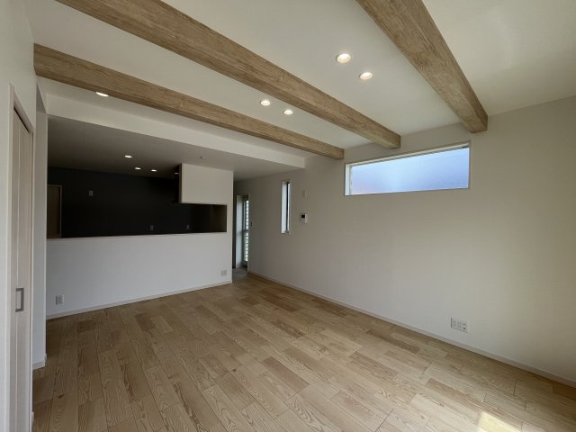 橿原市曲川町5丁目1期全2区画の居間・リビング|ダイニングテーブルやソファーも置けるゆとりの空間です♪
