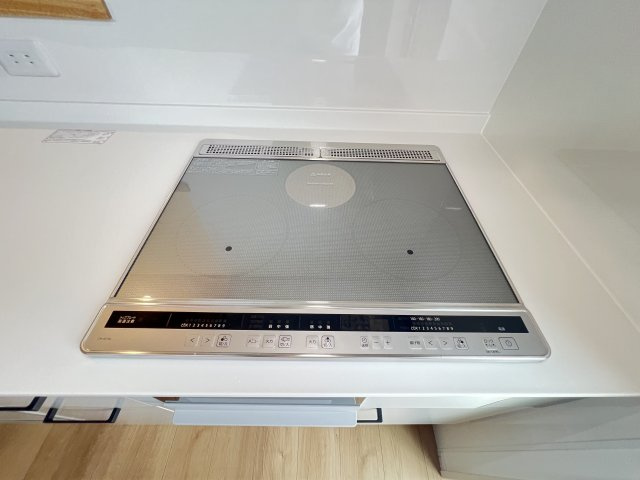 北葛城郡広陵町大字笠4区画のキッチン|IHクッキングヒーター　3口