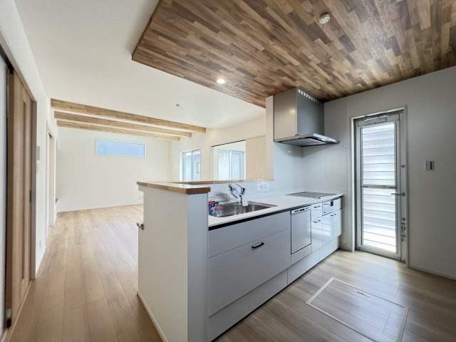 北葛城郡広陵町大字笠4区画のキッチン|料理が楽しみになりそうな対面式システムキッチン