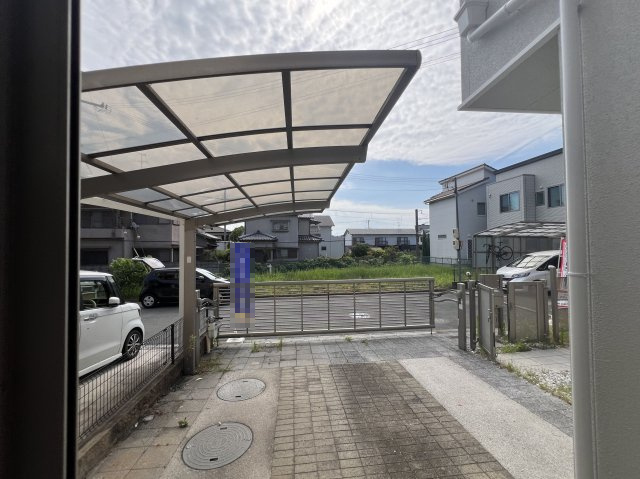 香芝市五位堂1丁目の駐車場|カーポート駐車並列2台可能