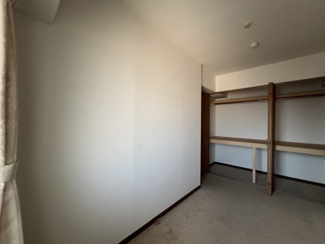 橿原神宮前スカイハイツ9階の子供部屋|大容量収納あり