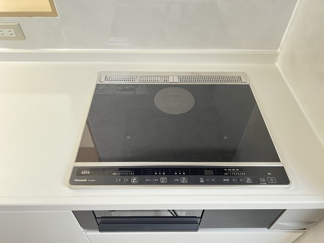 奈良県磯城郡三宅町大字屏風のキッチン|3口IHクッキングヒーター