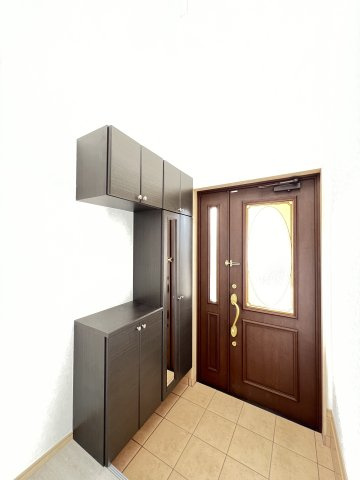 奈良県磯城郡三宅町大字屏風の玄関|明るい内玄関