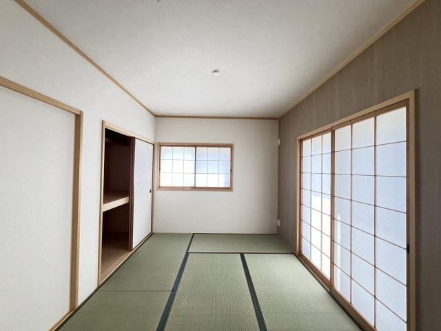 磯城郡川西町結崎の和室|リビング隣の和室6帖　押入収納付き