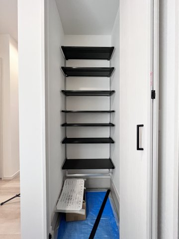 桜井市大字阿部3区画の玄関|土間収納にはゴルフバックやベビーカーなどを収納できますね！